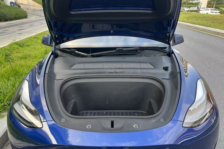 Tesla Model Y 2022 #14 Tesla Model Y 2022 car image #14