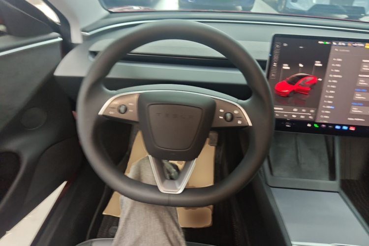 Tesla Model 3 2024 car image #11