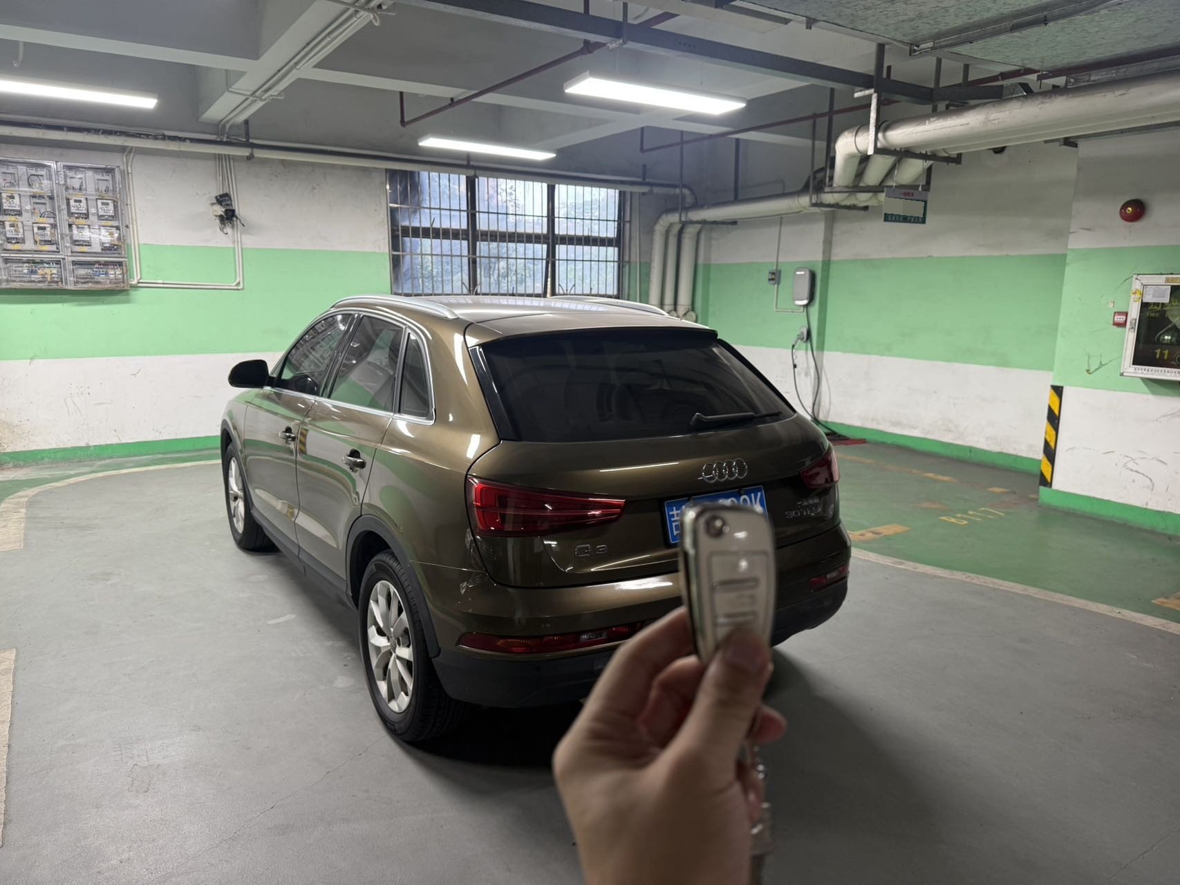 Audi Q3 2018 car image #6