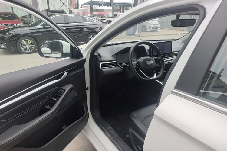GEELY Emgrand 2025 car image #16