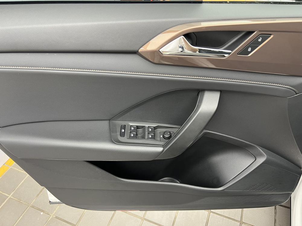 Volkswagen Tharu 2022 car image #22