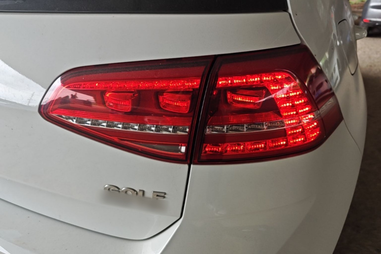 Volkswagen Golf 2016 car image #8