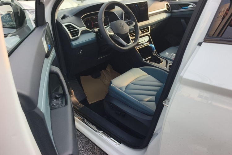 Volkswagen Tharu 2024 car image #16
