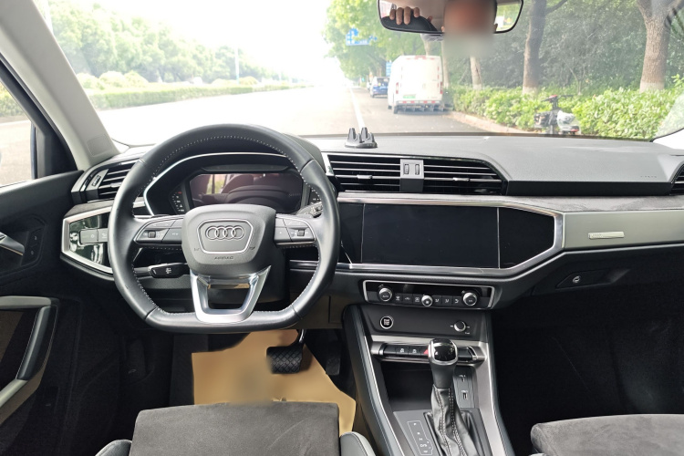 Audi Q3 2021 #20 Audi Q3 2021 car image #20