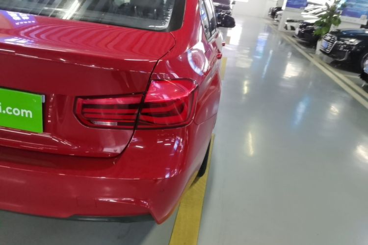 BMW 3 Series 2019 car image #8