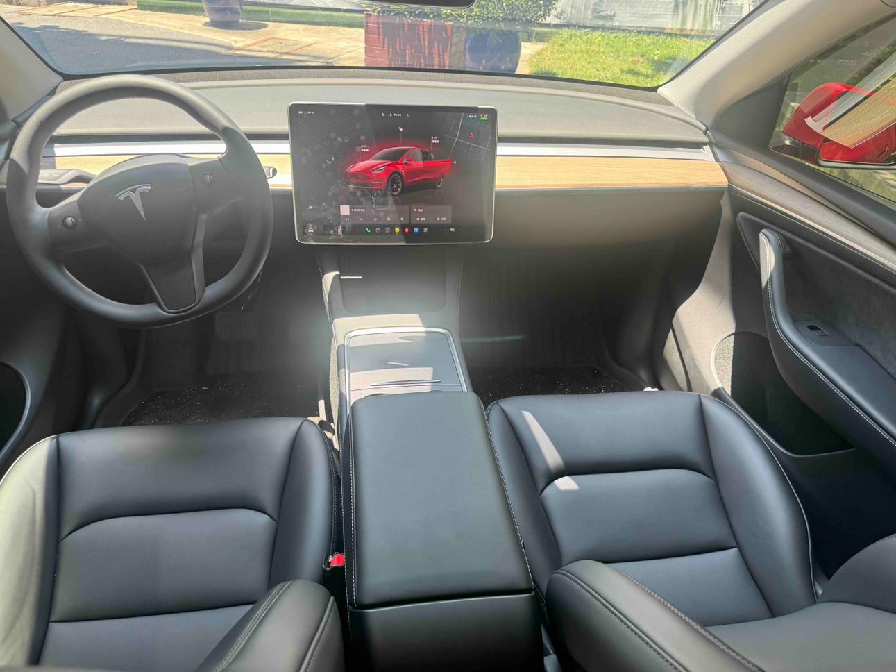 Tesla Model Y 2023 #5 Tesla Model Y 2023 car image #5