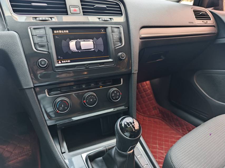 Volkswagen Golf 2018 car image #12