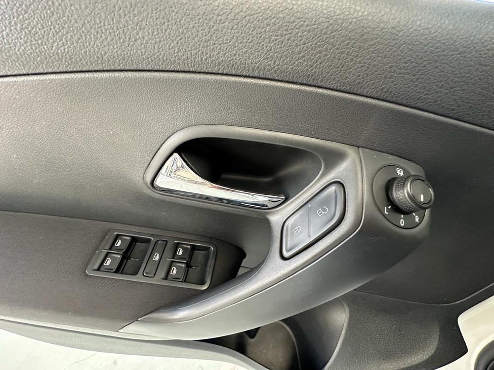 Volkswagen Polo 2016 car image #20