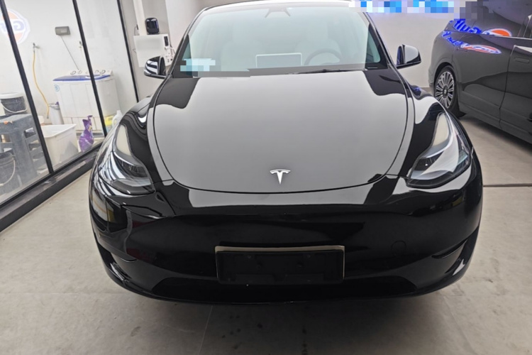 Tesla Model Y 2023 car image #3