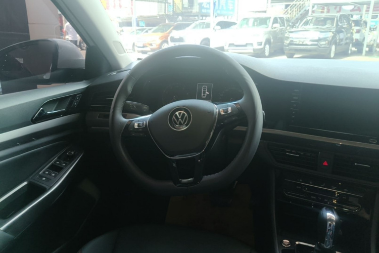 Volkswagen Bora 2022 car image #11