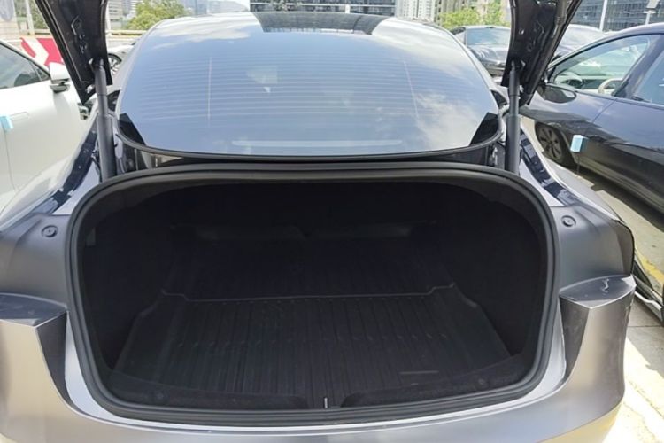 Tesla Model 3 2024 car image #19