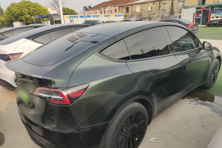 Tesla Model Y 2022 car image #5