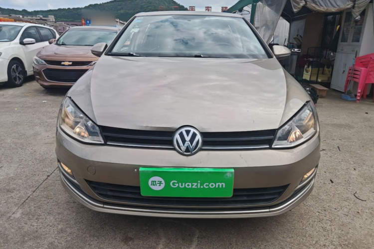 Volkswagen Golf 2017 car image #3