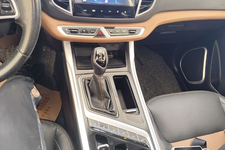 GEELY Vision X6 2019 car image #14