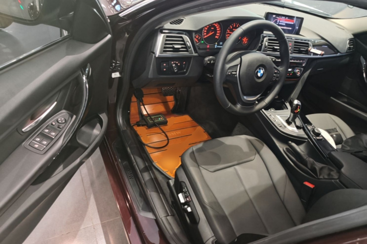 BMW 3 Series 2017 car image #16