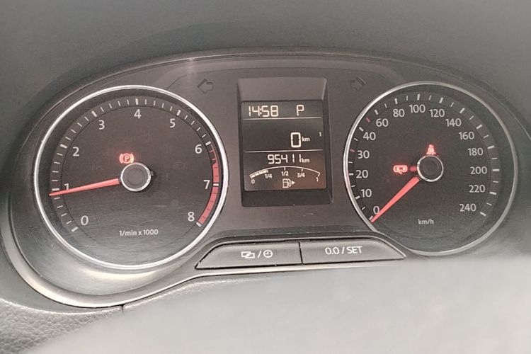 Volkswagen Polo 2015 #12 Volkswagen Polo 2015 car image #12
