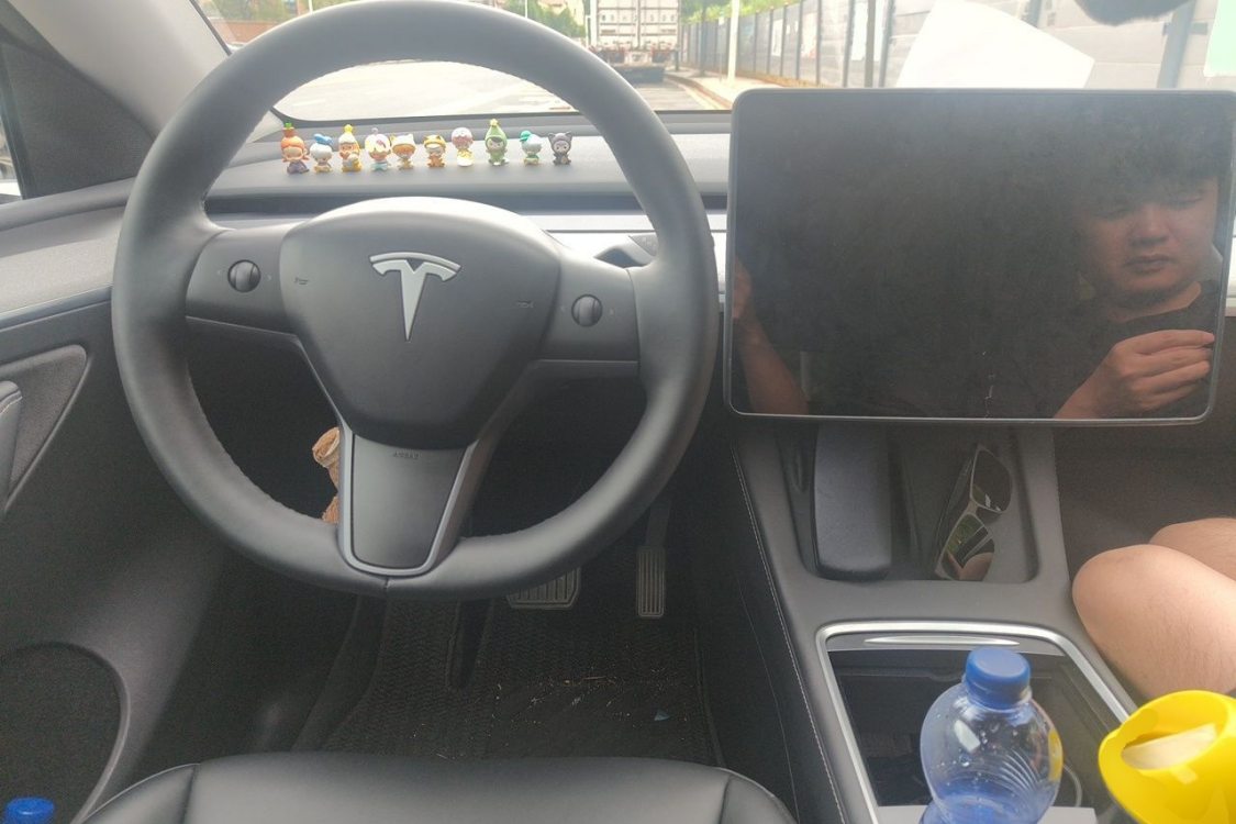 Tesla Model Y 2023 #23 Tesla Model Y 2023 car image #23