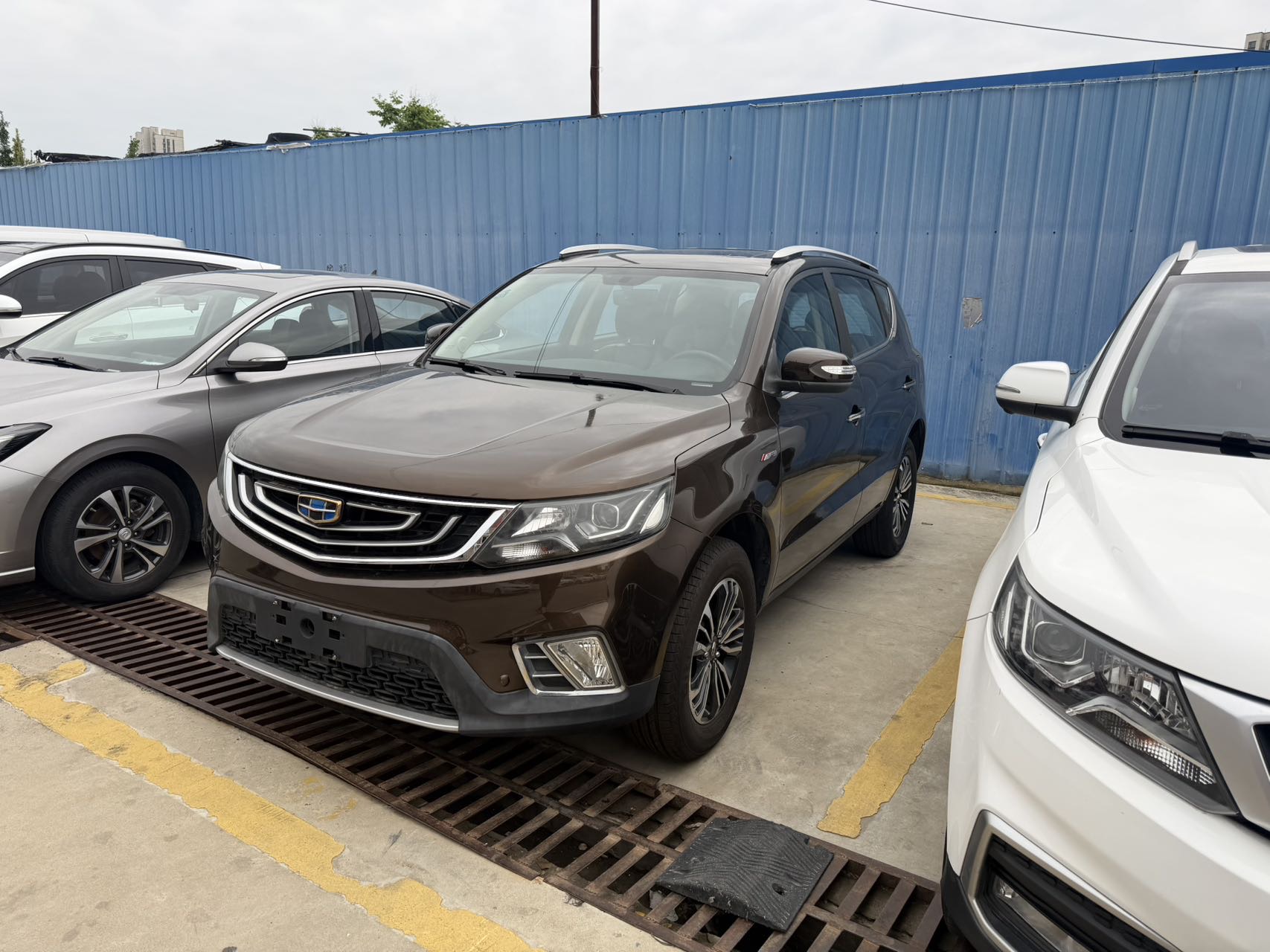 GEELY Vision X6 2017 car image 