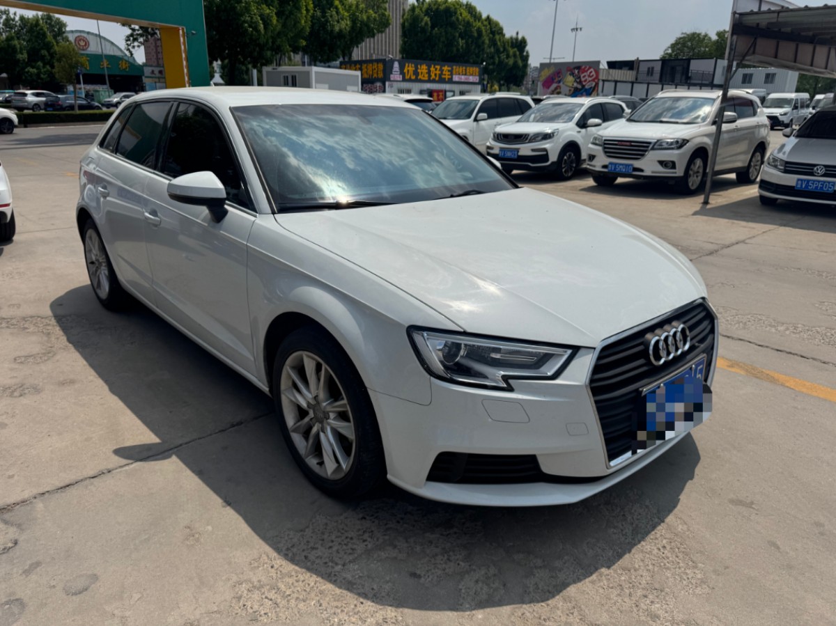 Audi A3 2018 car image #3