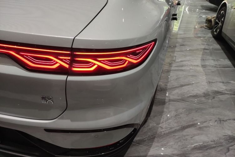 BYD Han 2024 car image #8