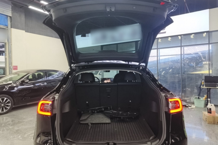 Tesla Model Y 2023 #21 Tesla Model Y 2023 car image #21