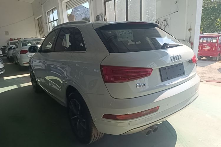 Audi Q3 2016 car image #7