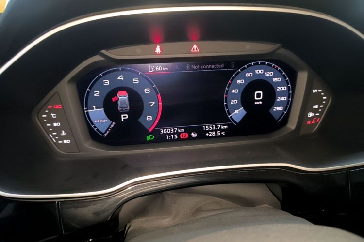 Audi Q3 2021 car image #12