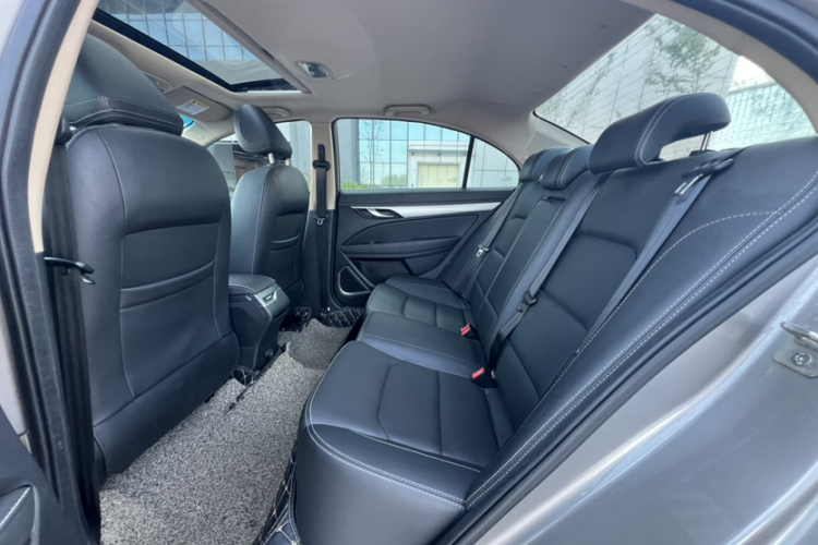 GEELY Emgrand 2018 car image #10