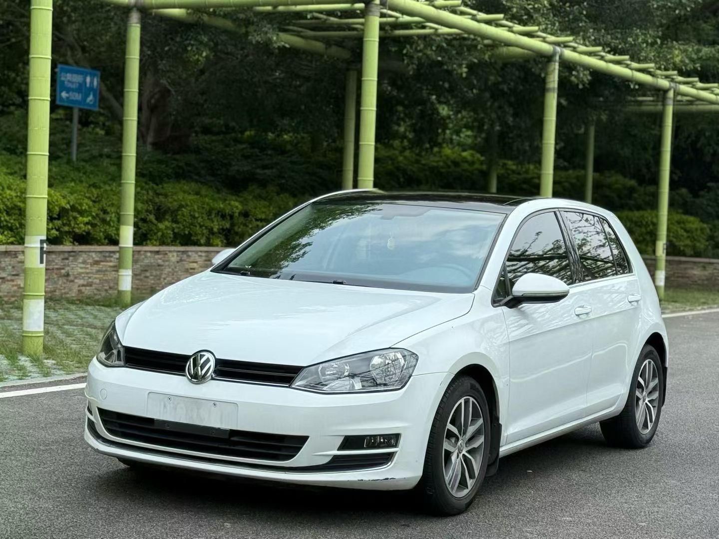2016 car image 