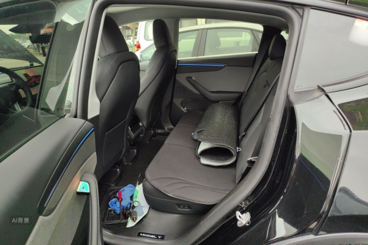 Tesla Model Y 2025 #19 Tesla Model Y 2025 car image #19