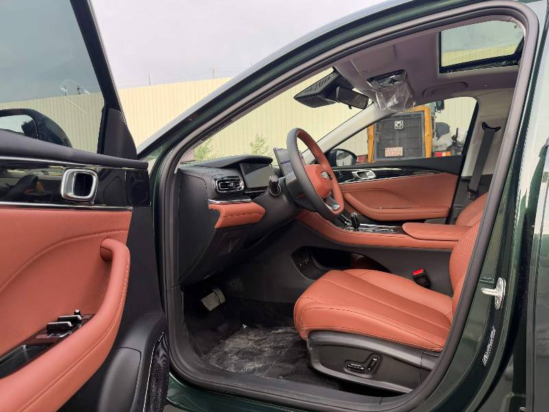GEELY Emgrand 2026 car image #4