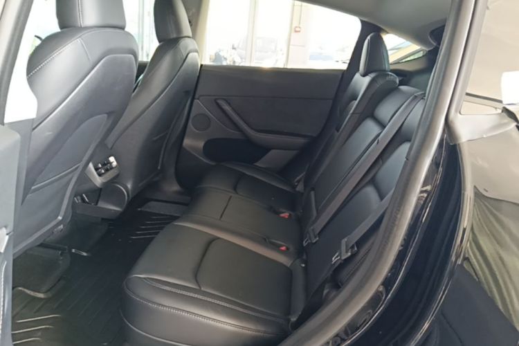Tesla Model Y 2023 #17 Tesla Model Y 2023 car image #17