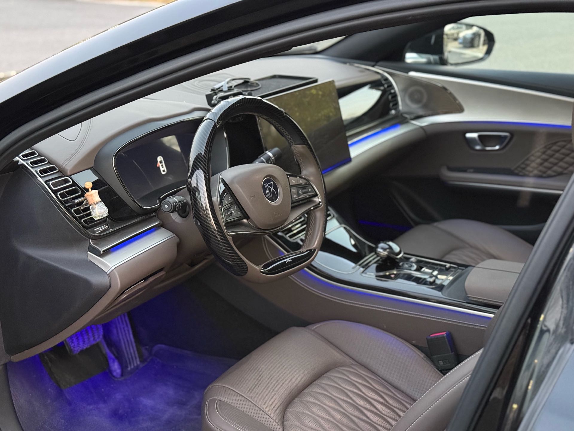 BYD Han 2023 car image #8