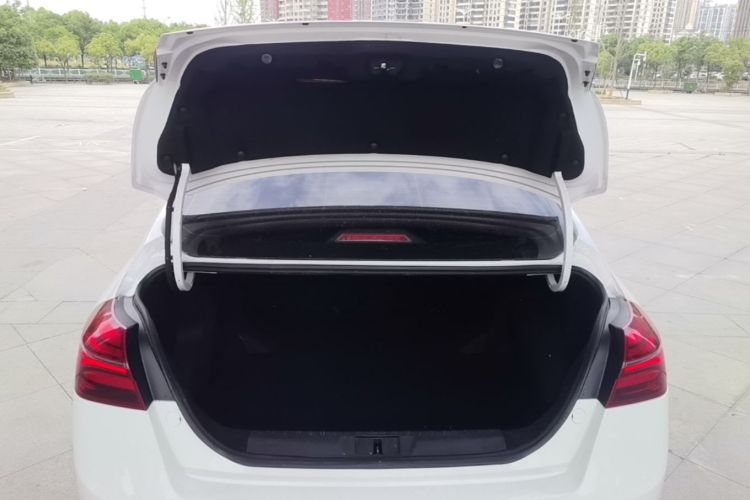 GEELY Emgrand 2019 #19 GEELY Emgrand 2019 car image #19