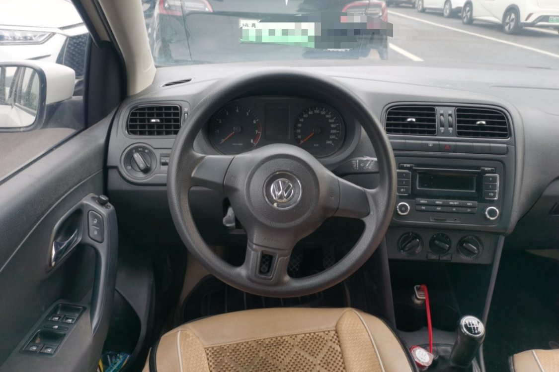 Volkswagen Polo 2013 car image #22
