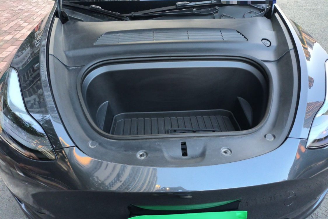 Tesla Model Y 2024 #10 Tesla Model Y 2024 car image #10