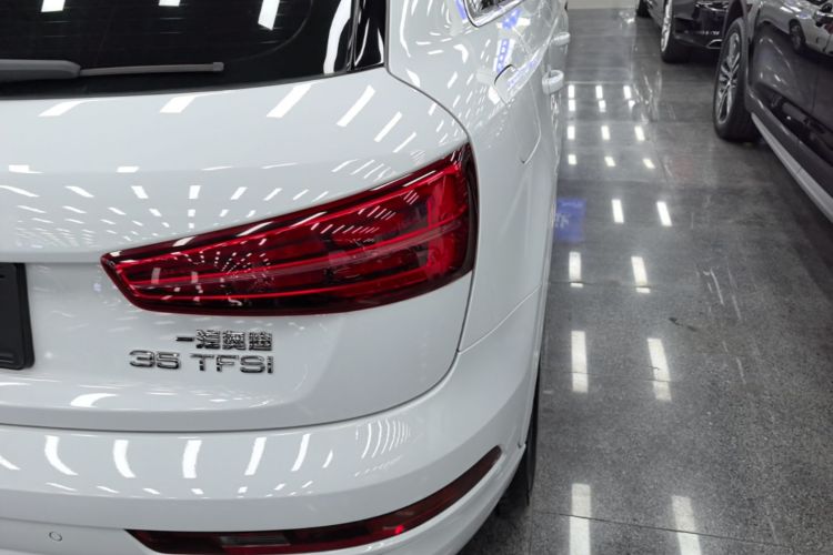 Audi Q3 2017 #8 Audi Q3 2017 car image #8