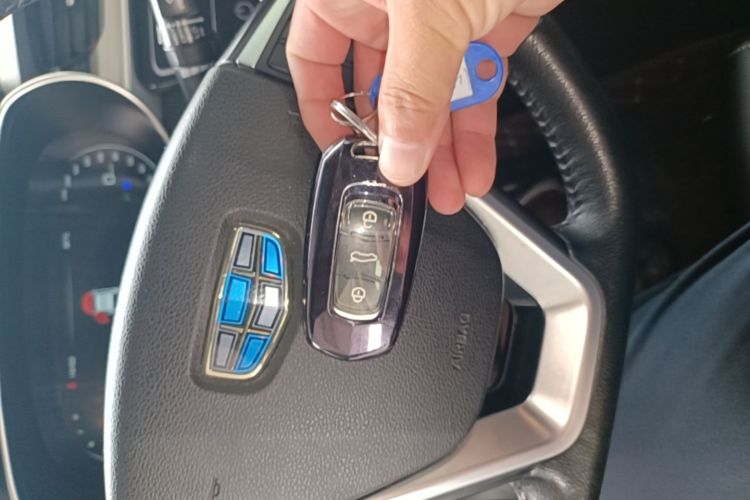GEELY Emgrand 2018 car image #9