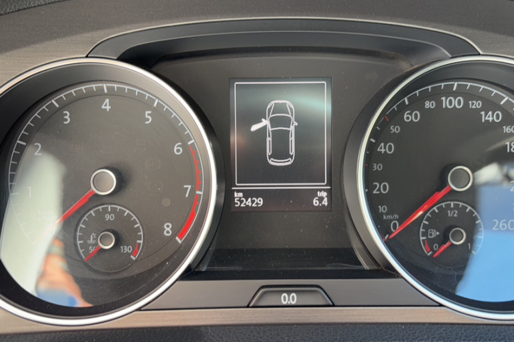 Volkswagen Golf 2016 car image #8