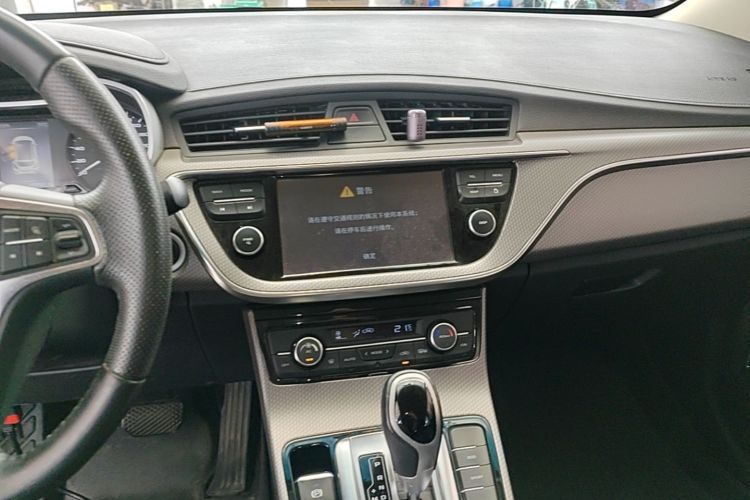 GEELY Emgrand GS 2016 car image #13