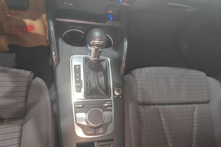 Audi A3 2019 immagine di auto #14