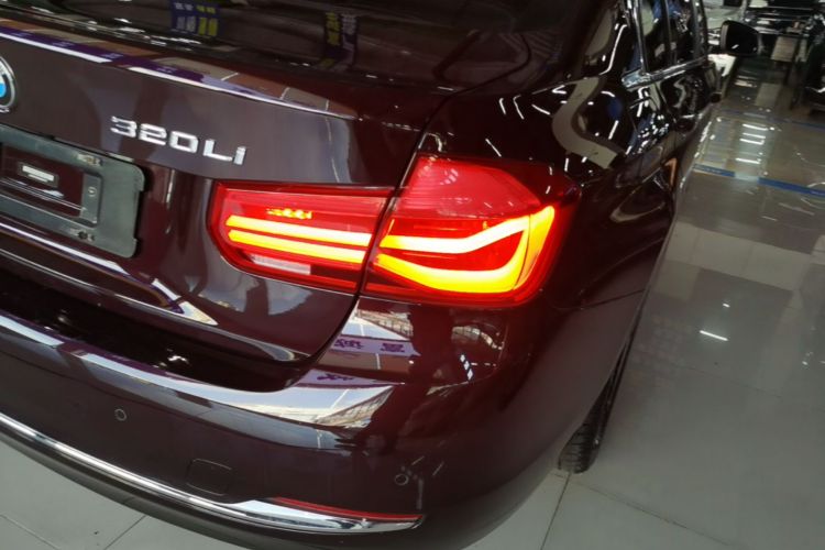 BMW 3 Series 2017 car image #8