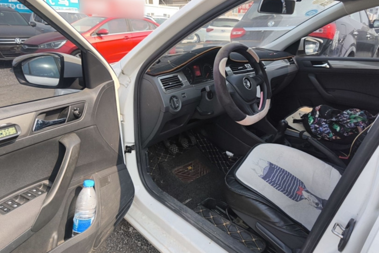 Volkswagen Santana 2018 car image #18