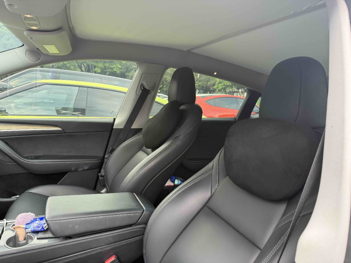 Tesla Model Y 2022 car image #3