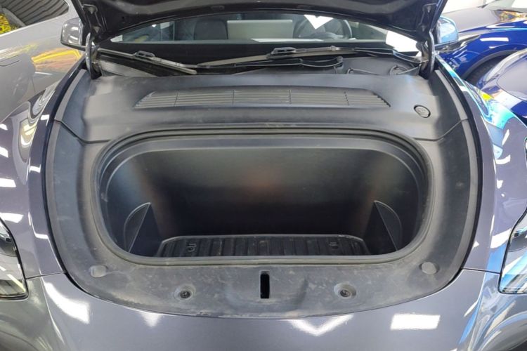 Tesla Model Y 2022 immagine di auto #20