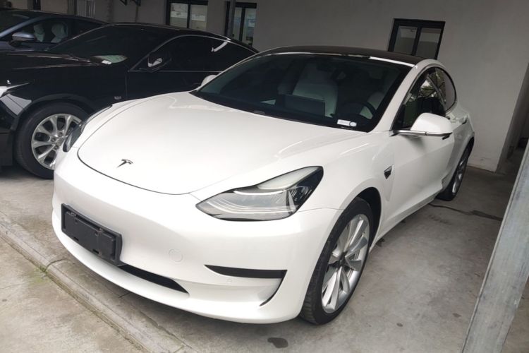 Tesla Model 3 2020 car image #2