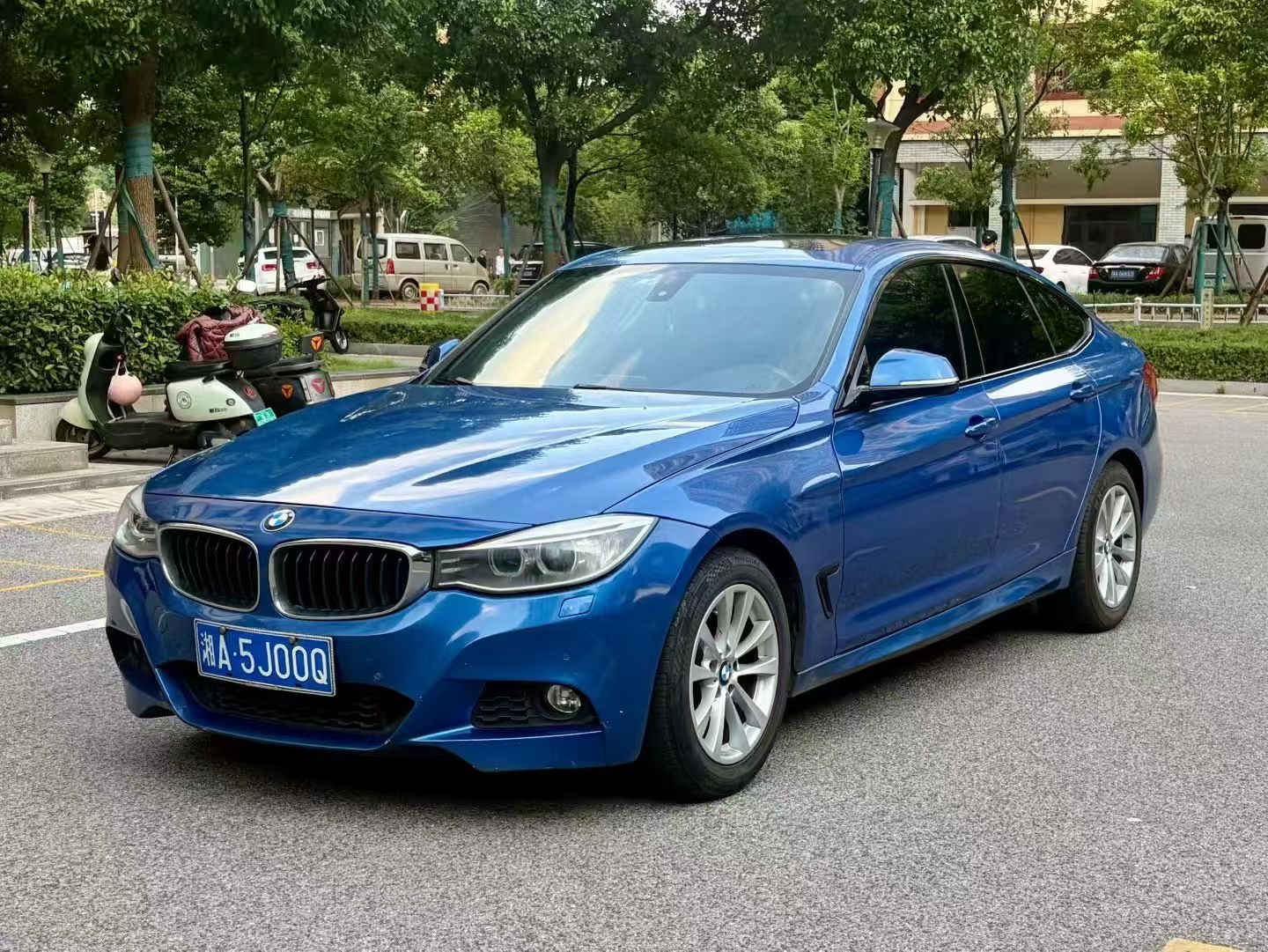 BMW 3 Series GT 2016 BMW 3 Series GT 2016 car image