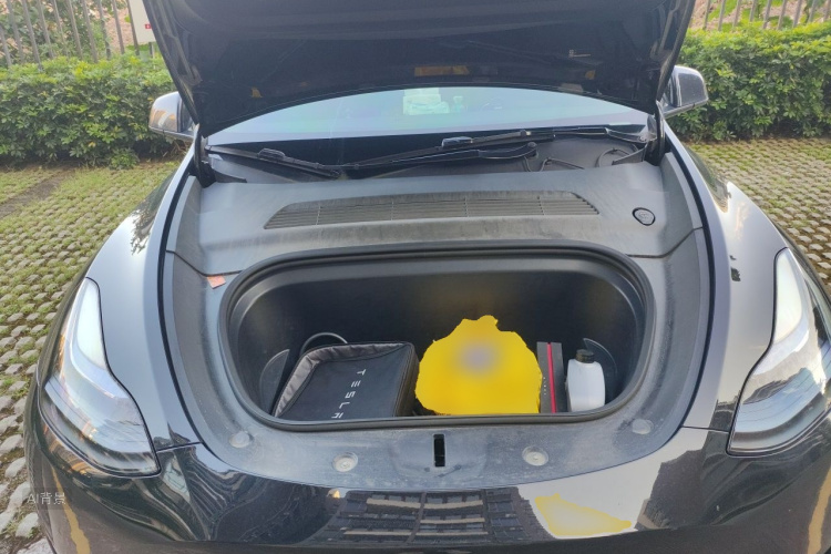 Tesla Model Y 2022 car image #22