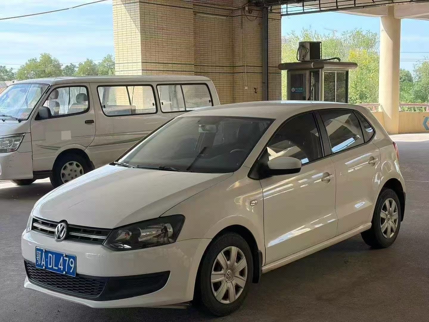 Volkswagen Polo 2013 car image 