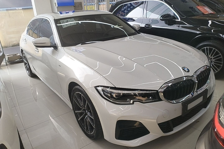 BMW 3 Series 2020 car image #4